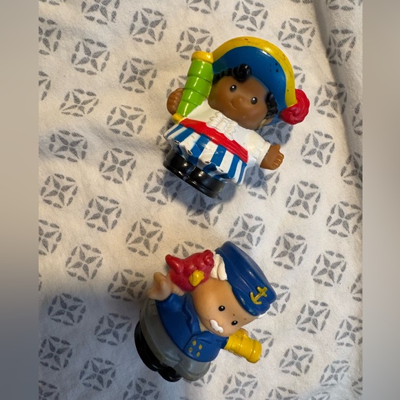 3 Fisher Price Little People 2 Pirate Figures 1 captain - Picture 2 of 4